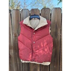 Vintage 60s-70s Reversible Tan and red puffer vest with a retro vibe Size S